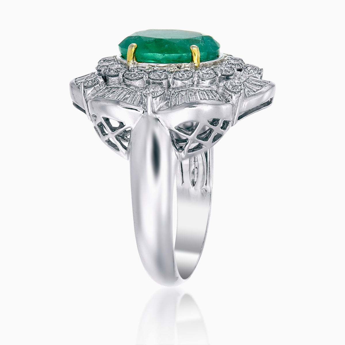 AGL Certified 4.00 Carat Emerald and Diamond Cocktail Ring in 18 Karat Gold