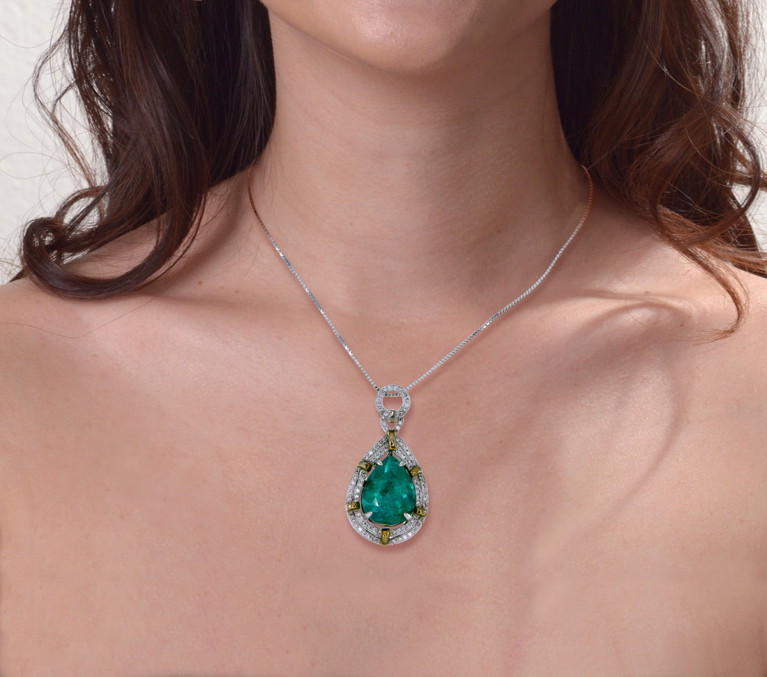 4.56 Carat Colombian Emerald and Diamond Pendant in 18 Karat Gold