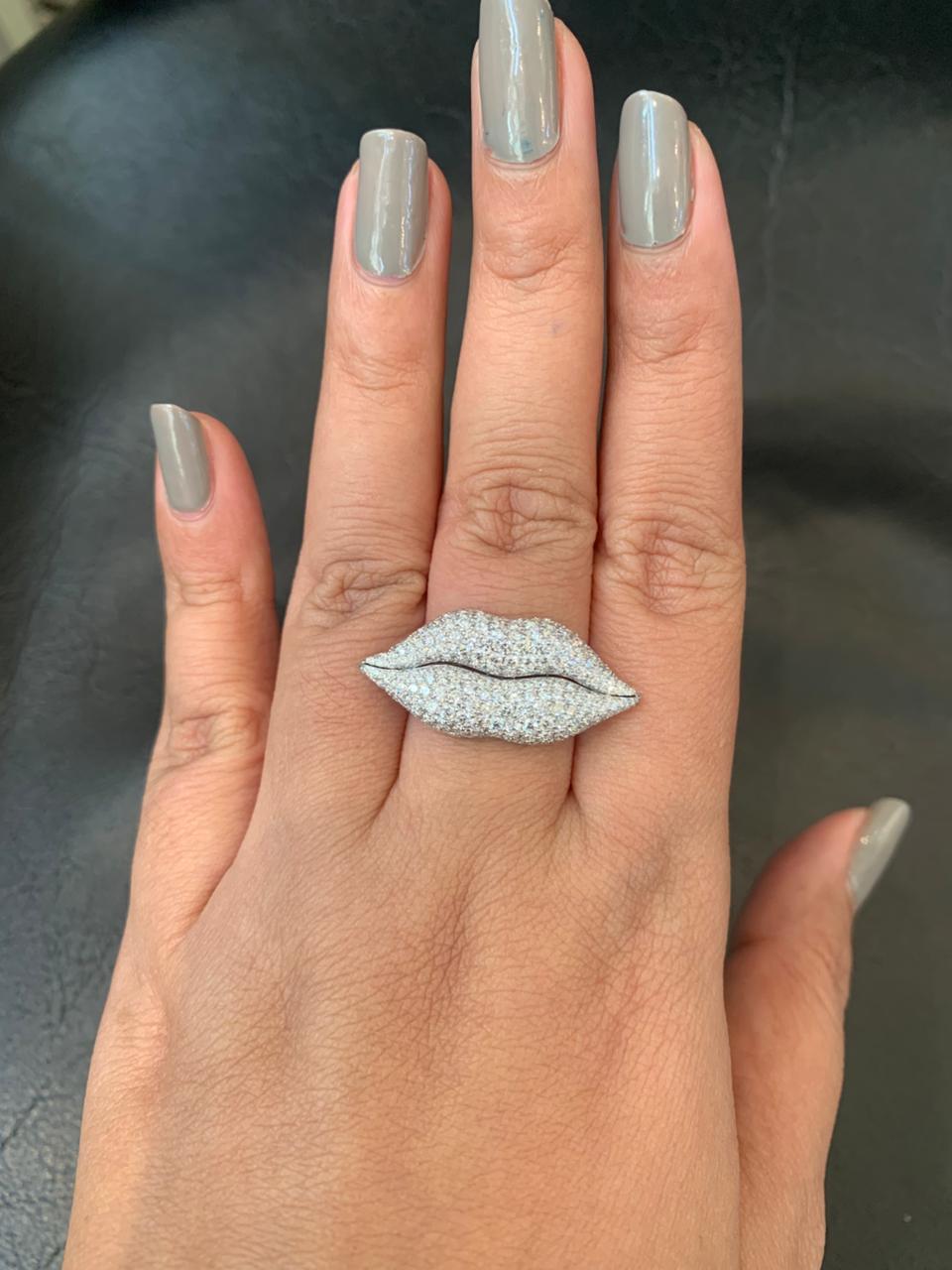 2.59 Carat Diamond Lips Cocktail Ring in 18 Karat White Gold