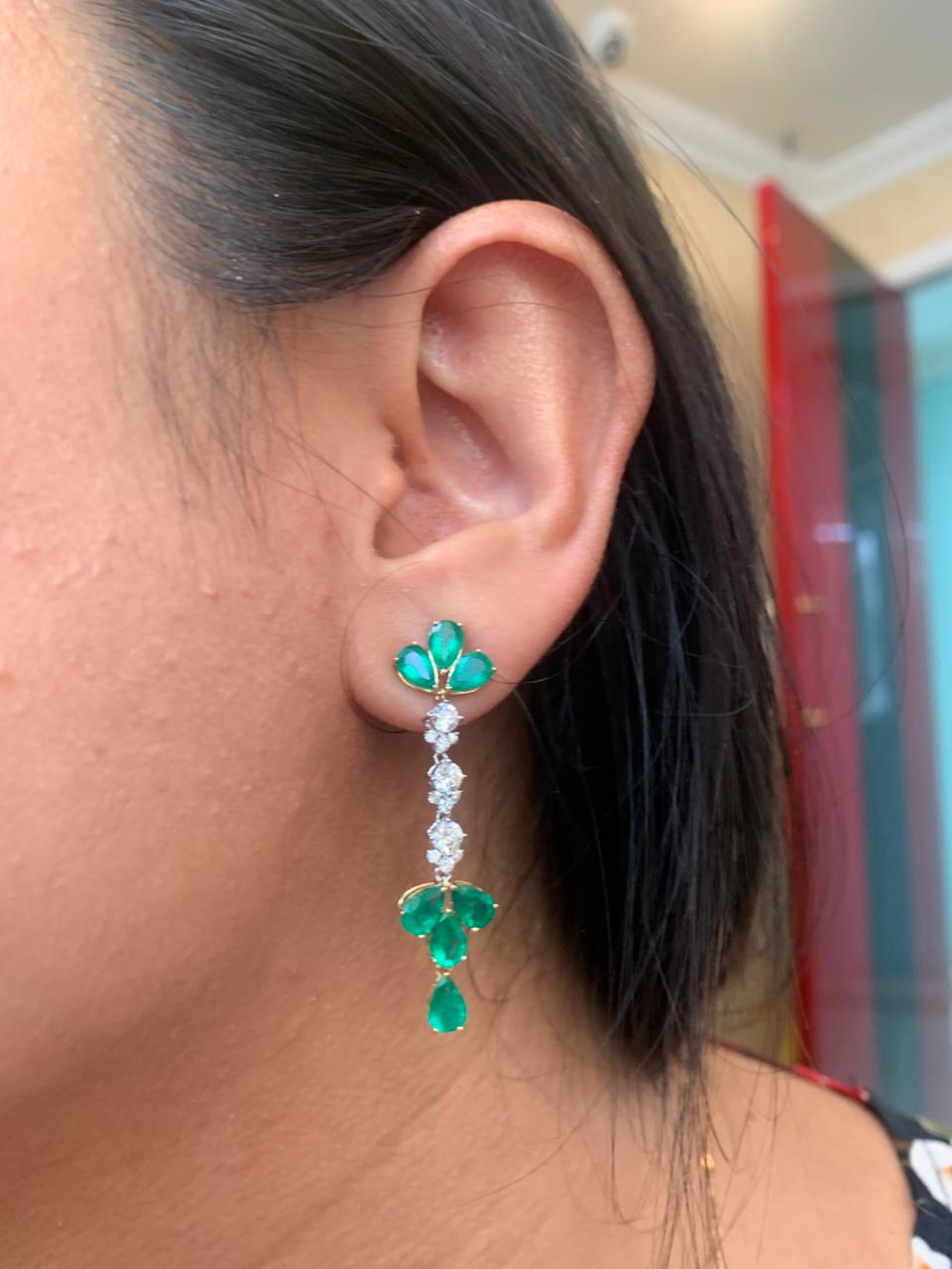 4.17 Carat Colombian Emerald Diamond Dangling Earring